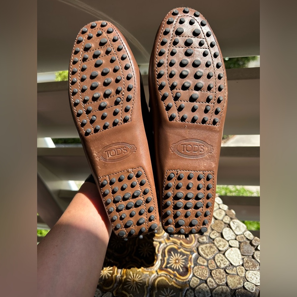 Tod's Classic Brown Leather Loafers - Picture 4 of 7